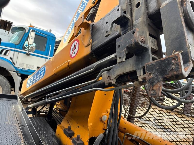 Peterbilt Effer 75 Knuckle Boom on Peterbilt 325 4x2 Boom T Kamioni sa kranom