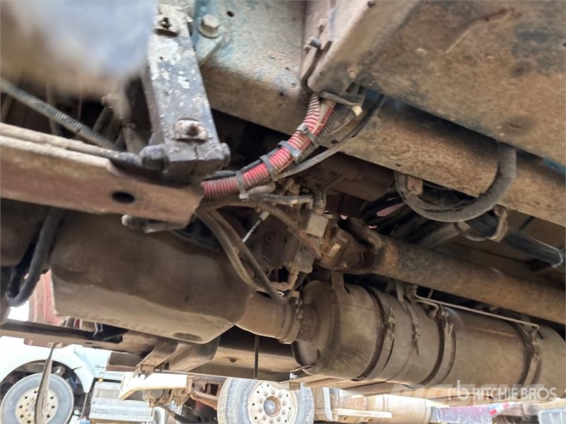 Peterbilt Effer 75 Knuckle Boom on Peterbilt 325 4x2 Boom T Kamioni sa kranom