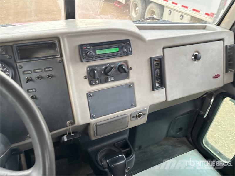 Peterbilt Effer 75 Knuckle Boom on Peterbilt 325 4x2 Boom T Kamioni sa kranom