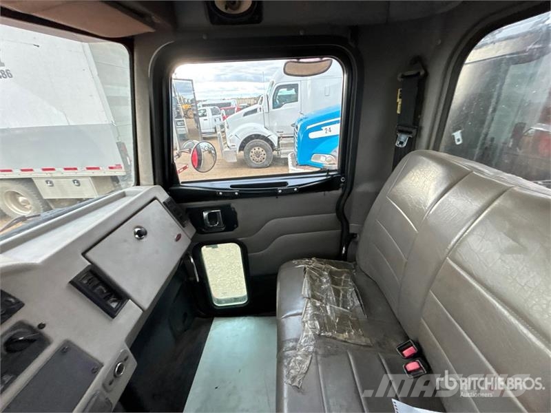 Peterbilt Effer 75 Knuckle Boom on Peterbilt 325 4x2 Boom T Kamioni sa kranom