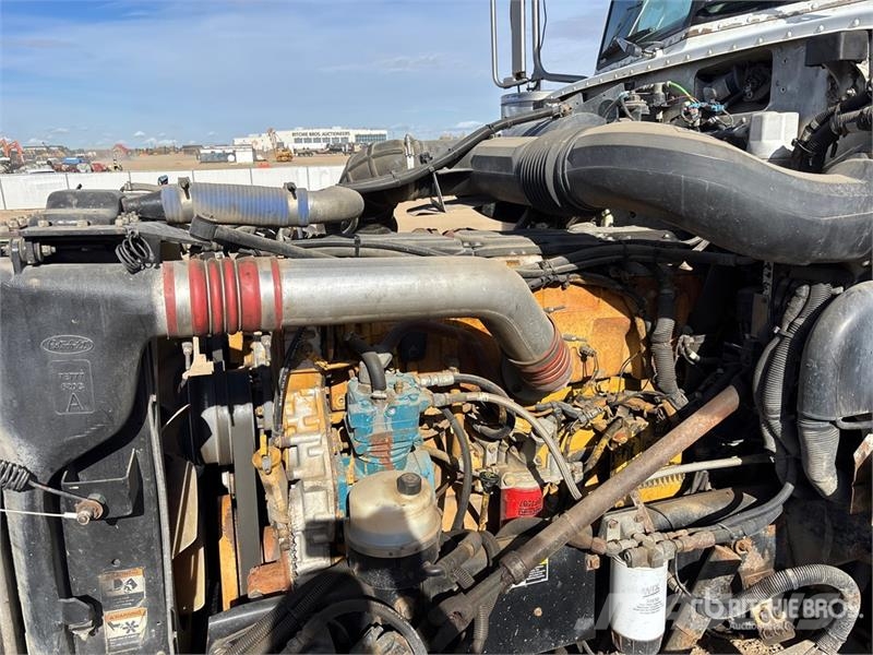 Peterbilt Hiab 200C-3 7000 kg Knuckle Boom on Peterbilt 378 Kamioni sa kranom