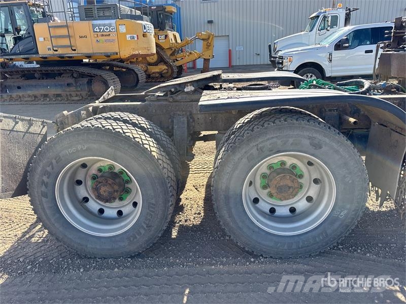 Peterbilt Hiab 200C-3 7000 kg Knuckle Boom on Peterbilt 378 Kamioni sa kranom