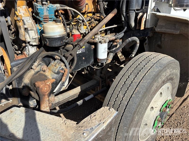 Peterbilt Hiab 200C-3 7000 kg Knuckle Boom on Peterbilt 378 Kamioni sa kranom