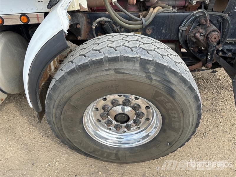 Peterbilt Soilmec T-108 on  Peterbilt 378 8x6 Drill Truck شاحنات المعدات  المحمولة لحفر الآبار