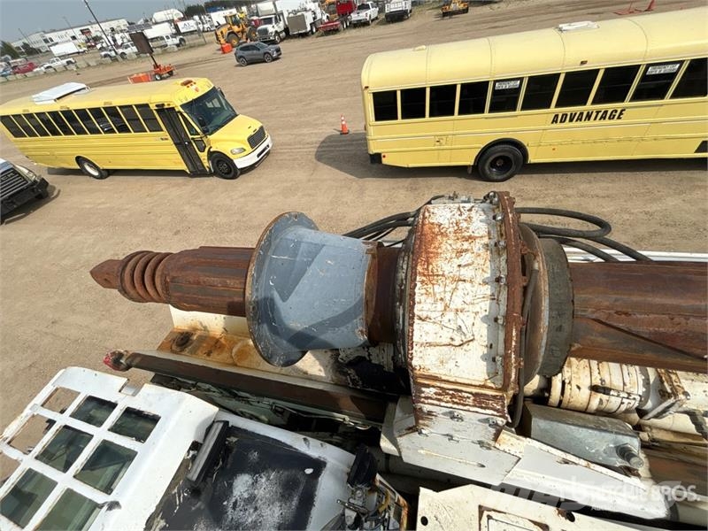 Peterbilt Soilmec T-108 on  Peterbilt 378 8x6 Drill Truck شاحنات المعدات  المحمولة لحفر الآبار