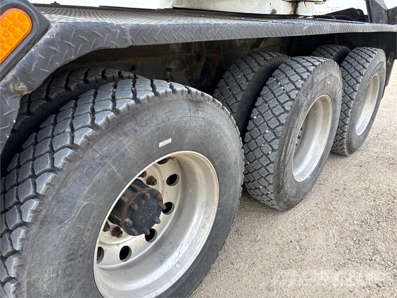 Peterbilt Soilmec T-108 on  Peterbilt 378 8x6 Drill Truck شاحنات المعدات  المحمولة لحفر الآبار