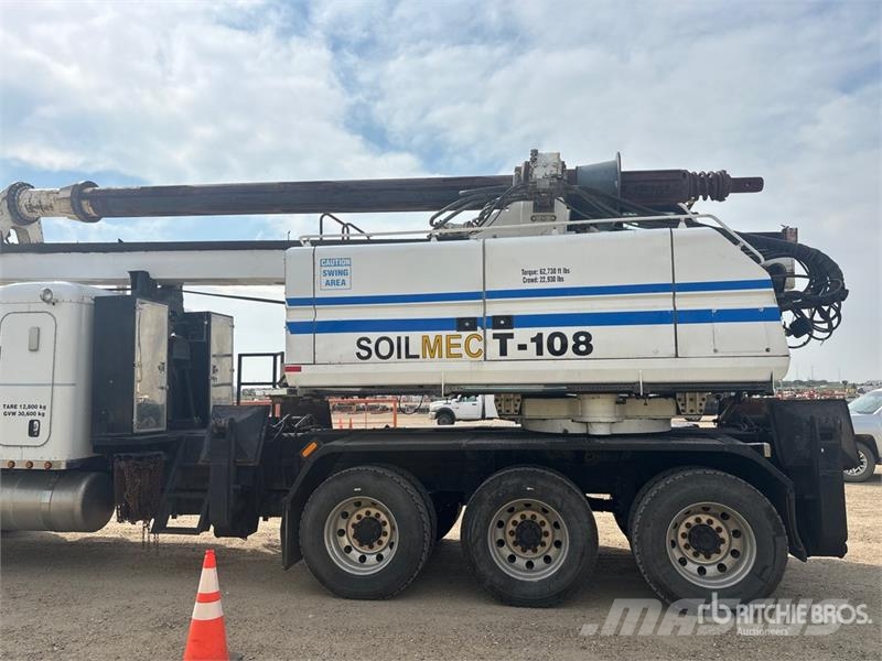 Peterbilt Soilmec T-108 on  Peterbilt 378 8x6 Drill Truck شاحنات المعدات  المحمولة لحفر الآبار