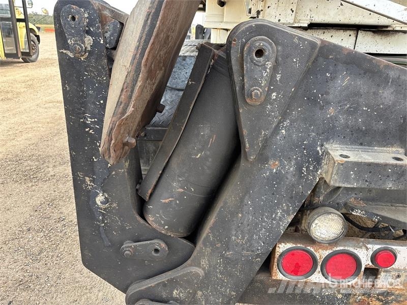 Peterbilt Soilmec T-108 on  Peterbilt 378 8x6 Drill Truck شاحنات المعدات  المحمولة لحفر الآبار