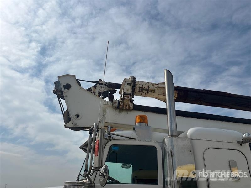Peterbilt Soilmec T-108 on  Peterbilt 378 8x6 Drill Truck شاحنات المعدات  المحمولة لحفر الآبار