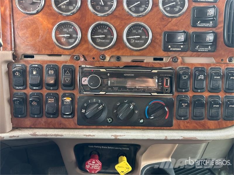 Peterbilt Soilmec T-108 on  Peterbilt 378 8x6 Drill Truck شاحنات المعدات  المحمولة لحفر الآبار