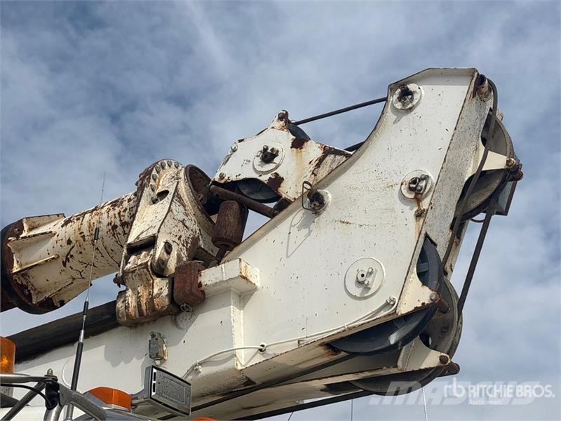 Peterbilt Soilmec T-108 on  Peterbilt 378 8x6 Drill Truck شاحنات المعدات  المحمولة لحفر الآبار