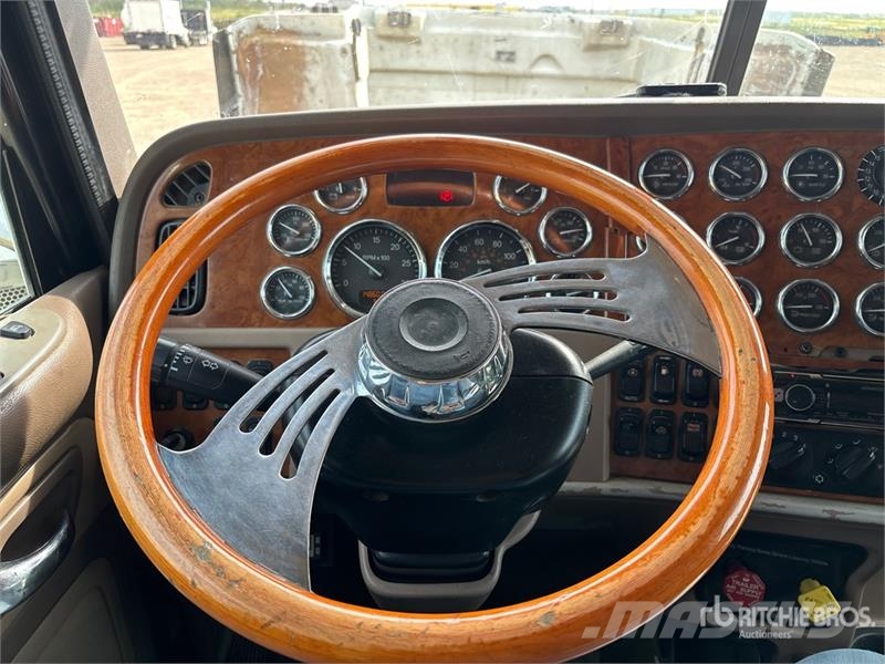 Peterbilt Soilmec T-108 on  Peterbilt 378 8x6 Drill Truck شاحنات المعدات  المحمولة لحفر الآبار