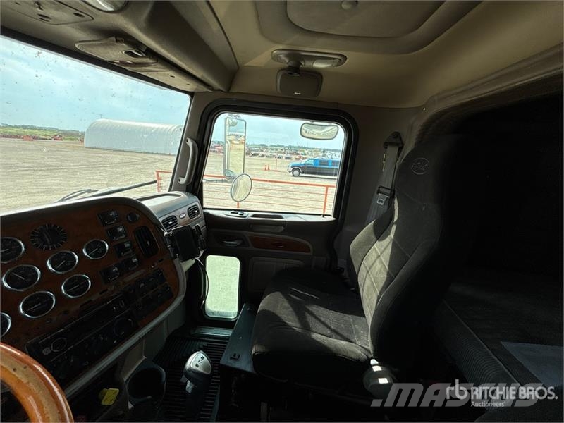 Peterbilt Soilmec T-108 on  Peterbilt 378 8x6 Drill Truck شاحنات المعدات  المحمولة لحفر الآبار