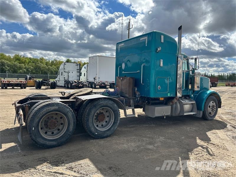 Peterbilt T/A Sleeper Truck Tractor Тягачі