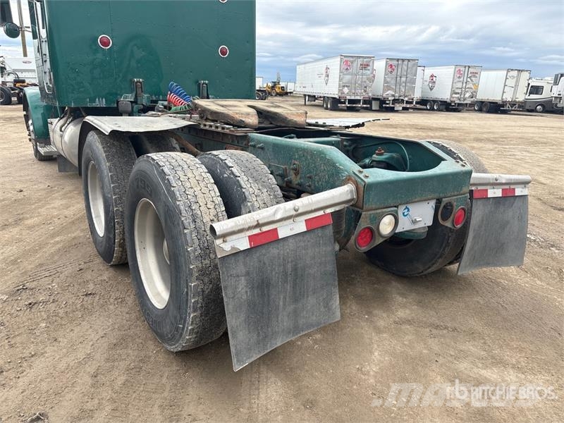 Peterbilt T/A Sleeper Truck Tractor Vetopöytäautot