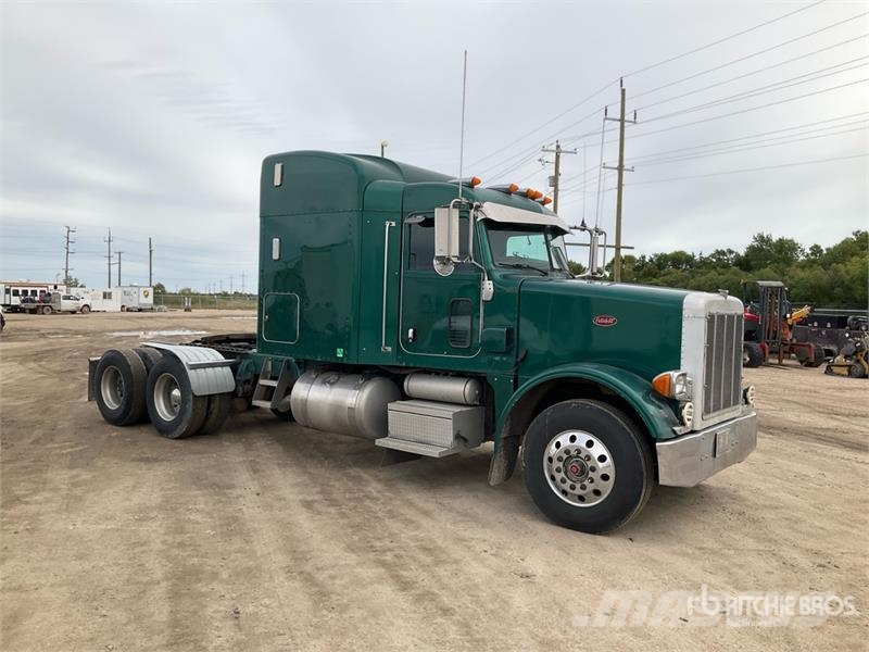 Peterbilt T/A Sleeper Truck Tractor Vetopöytäautot