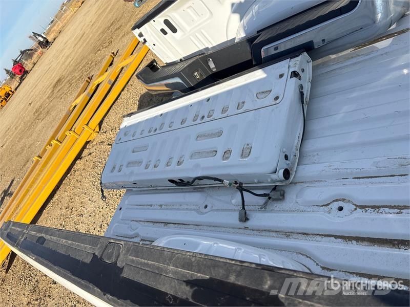  Pickup Truck Bed معدات النقل - غير ذلك