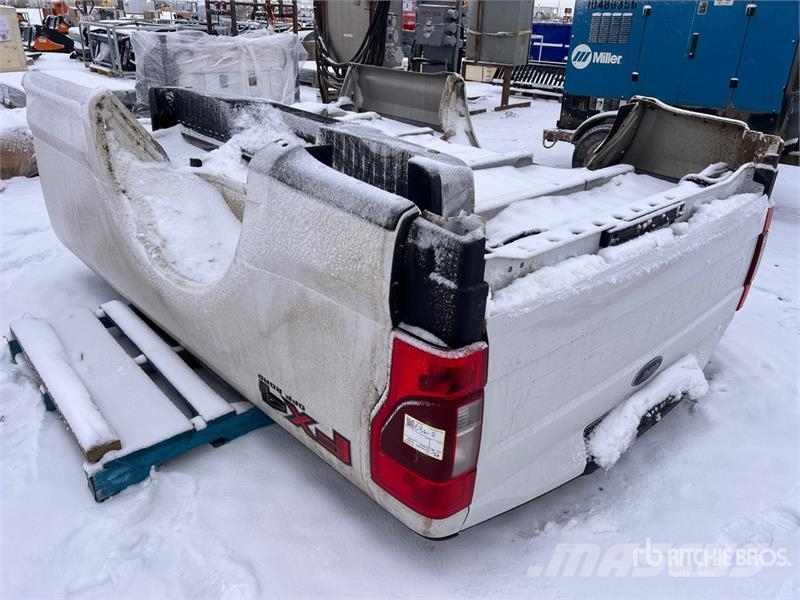  Pickup Truck Bed - Fits 2023 Ford F-350 XLT معدات النقل - غير ذلك