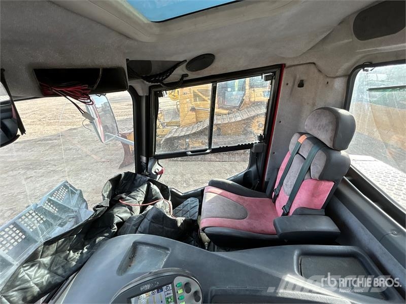 PistenBully PB400 Snowcat Ratraki