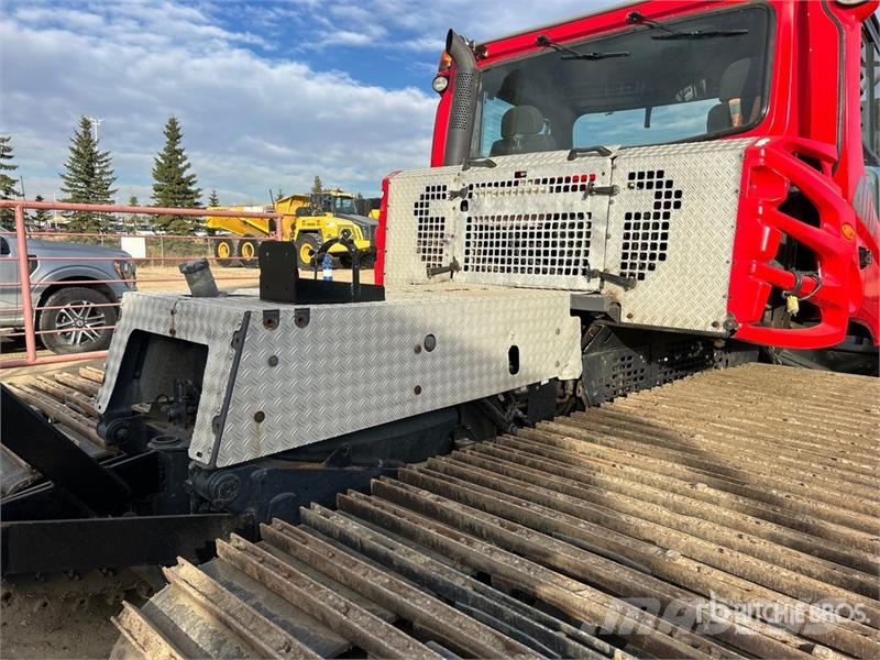 PistenBully PB400 Snowcat Ratraki