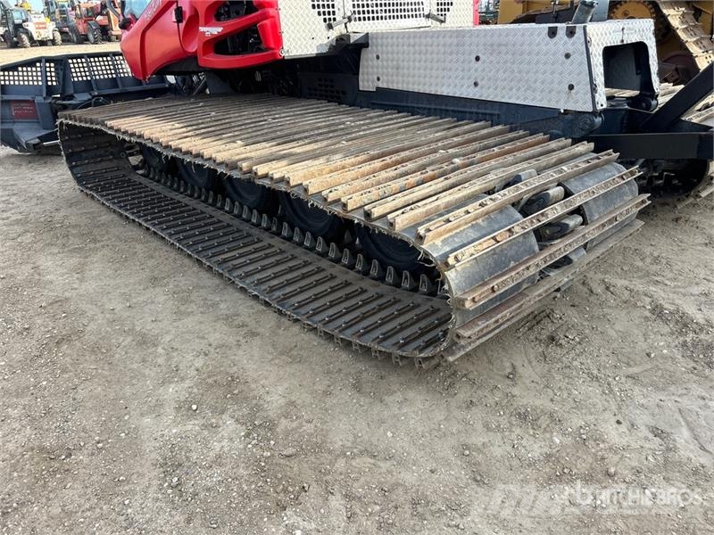 PistenBully PB400 Snowcat Ratraki