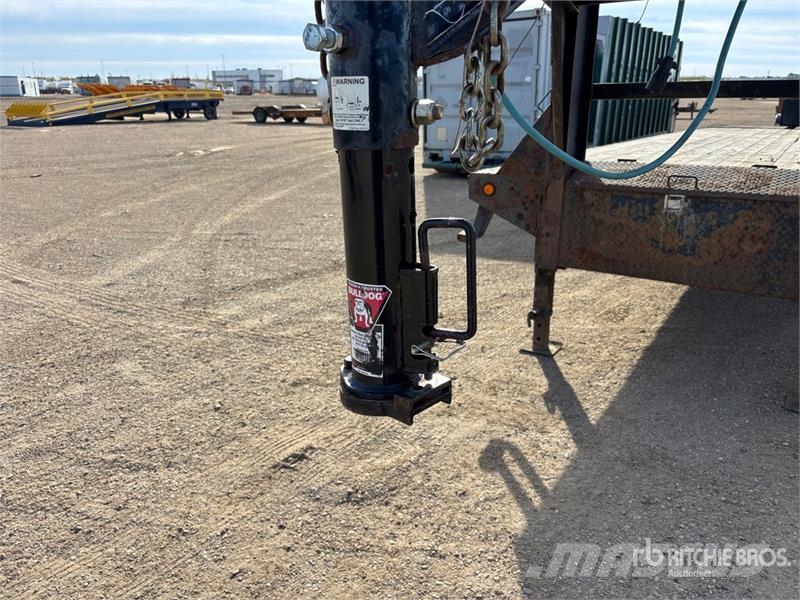 PJ 32 ft T/A Gooseneck Equipment Trailer Autonkuljetusperävaunut