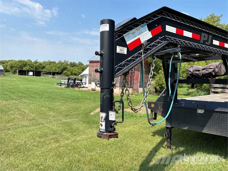 PJ 32 ft Tri/A Gooseneck Flatbed Trailer Flatbed/Dropside trailers