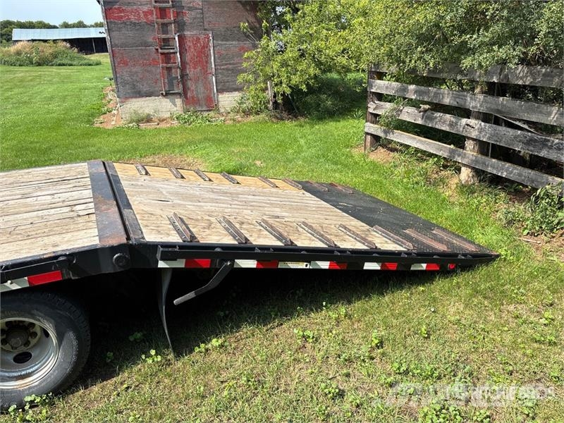 PJ 32 ft Tri/A Gooseneck Flatbed Trailer Flatbed/Dropside trailers