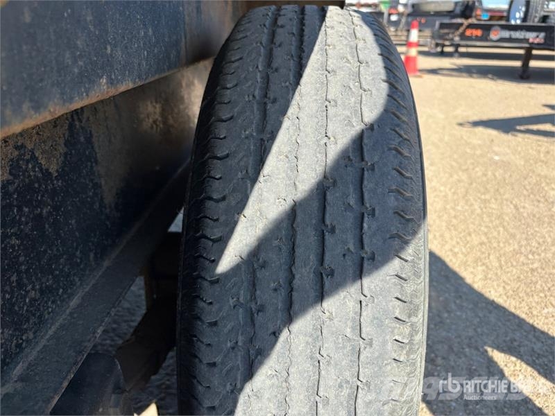 PJ Trailers Trailers 16 ft Tri/A Gooseneck Dump Utili Самоскиди