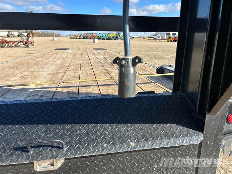 PJ Trailers Trailers 26 ft Tri/A Gooseneck Equipment  Auto pārvadāšanas treileri