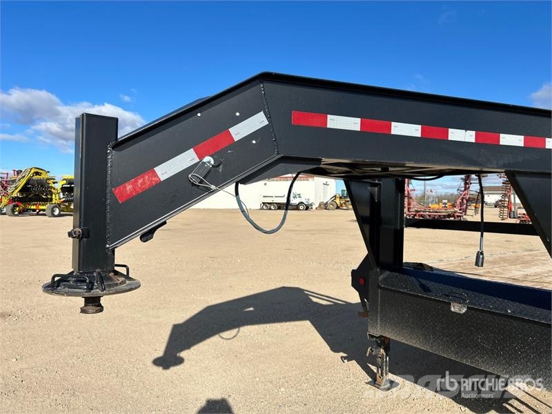 PJ Trailers Trailers 26 ft Tri/A Gooseneck Equipment  Auto pārvadāšanas treileri
