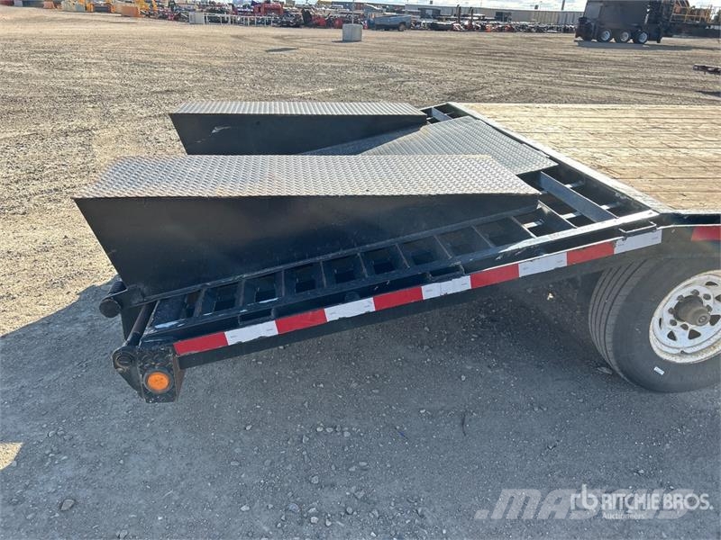 PJ Trailers Trailers 26 ft Tri/A Gooseneck Equipment  Auto pārvadāšanas treileri
