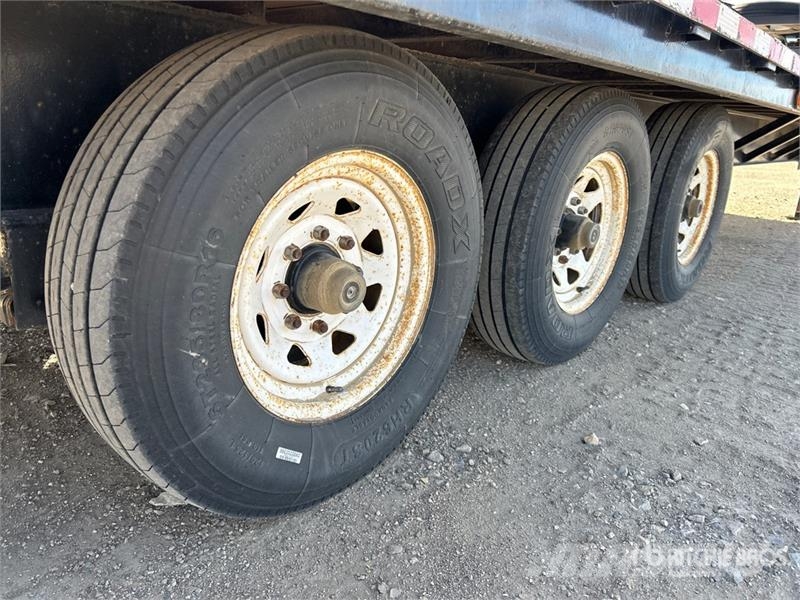 PJ Trailers Trailers 26 ft Tri/A Gooseneck Equipment  Auto pārvadāšanas treileri