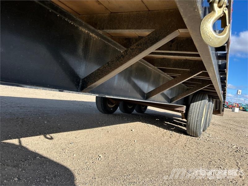 PJ Trailers Trailers 26 ft Tri/A Gooseneck Equipment  Auto pārvadāšanas treileri