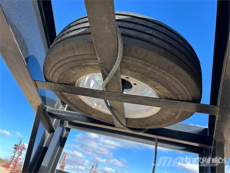 PJ Trailers Trailers 26 ft Tri/A Gooseneck Equipment  Auto pārvadāšanas treileri