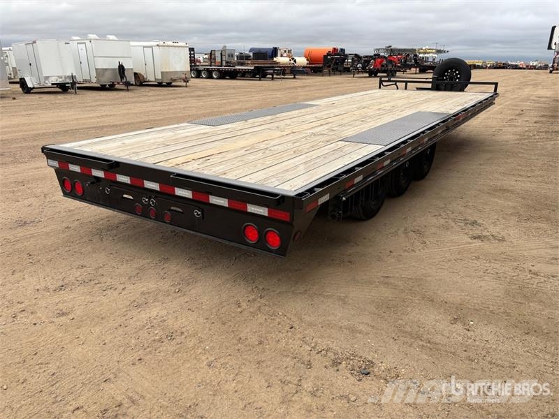 PJ Trailers Trailers 26 ft Tri/A Equipment Trailer Autotransporter prikolice