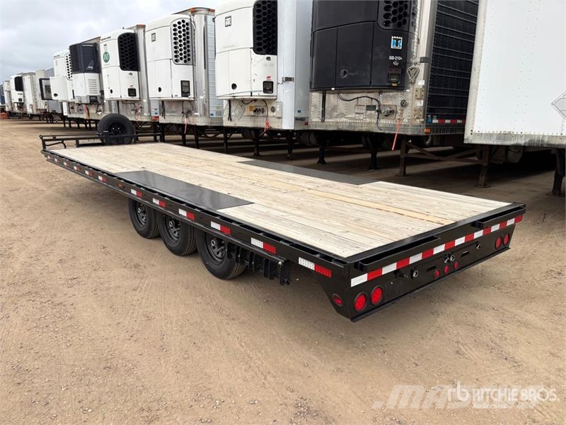 PJ Trailers Trailers 26 ft Tri/A Equipment Trailer Autotransporter prikolice