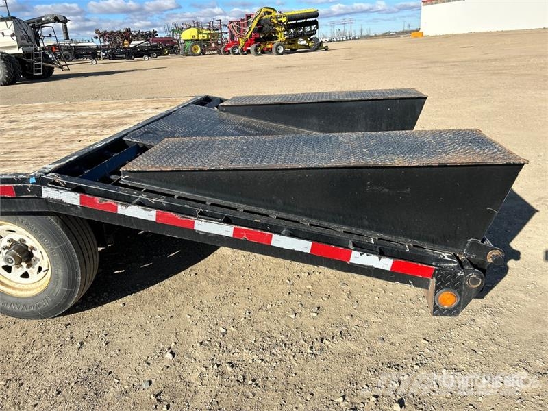 PJ Trailers Trailers 26 ft Tri/A Gooseneck Equipment  Auto pārvadāšanas treileri