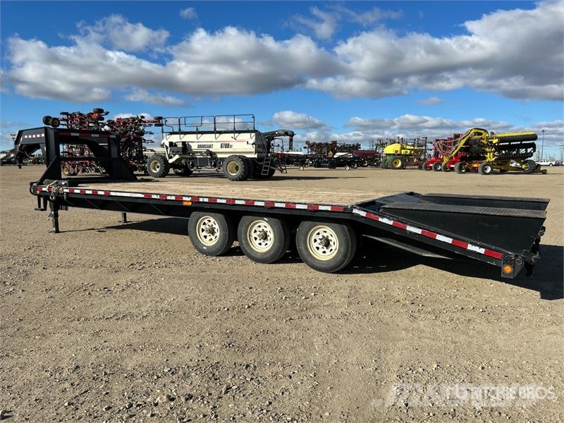 PJ Trailers Trailers 26 ft Tri/A Gooseneck Equipment  Auto pārvadāšanas treileri