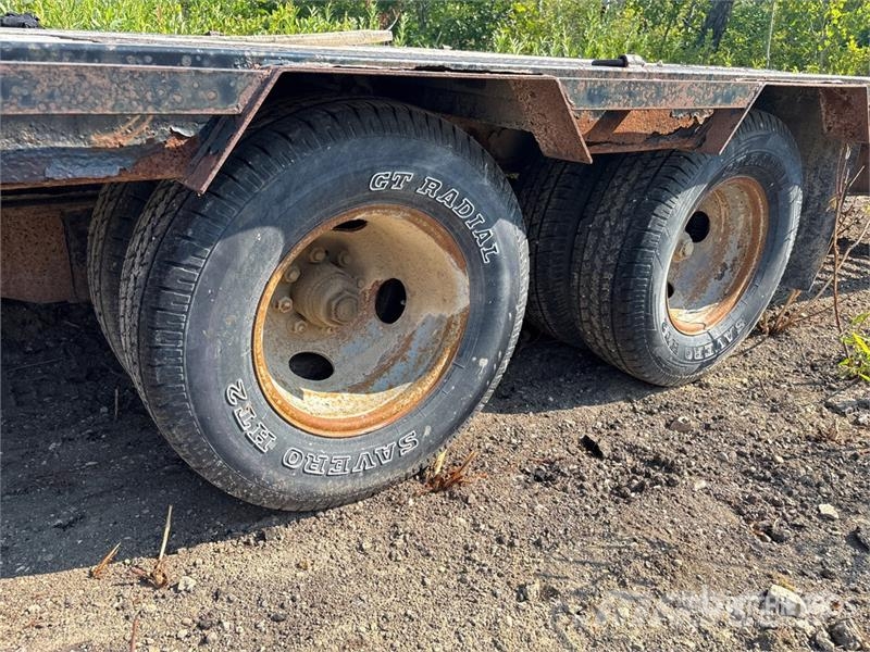 PJ Trailers Trailers 30 ft T/A Equipment Trailer Remolques para transporte de vehículos