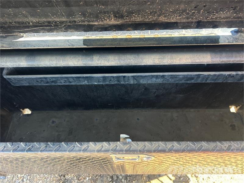 PJ Trailers Trailers 36 ft T/A Gooseneck DRW Flatbed Flatbed/Dropside trailers