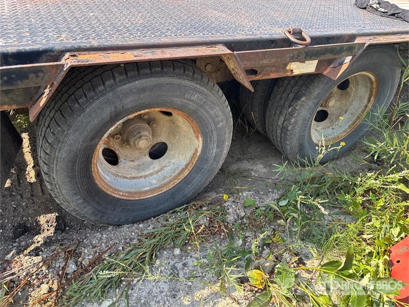 PJ Trailers Trailers 30 ft T/A Equipment Trailer Remolques para transporte de vehículos