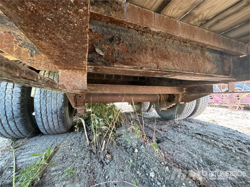 PJ Trailers Trailers 30 ft T/A Equipment Trailer Remolques para transporte de vehículos