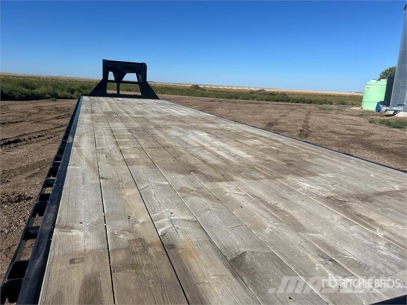 PJ Trailers Trailers 36 ft T/A Gooseneck DRW Flatbed Flatbed/Dropside trailers