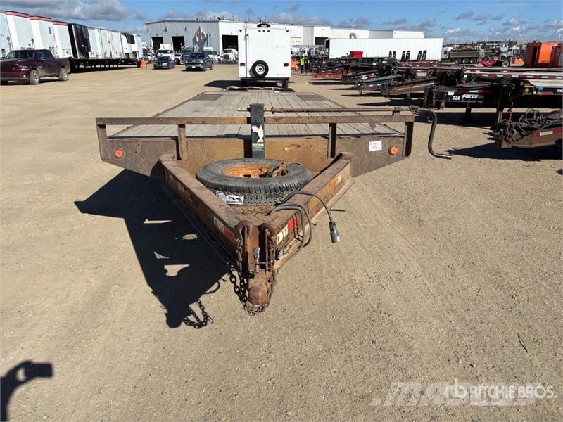 PJ Trailers Trailers F8262 26 ft T/A Equipment Traile Autotreilerid