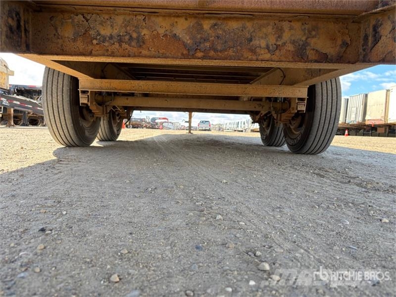 PJ Trailers Trailers F8262 26 ft T/A Equipment Traile Autotreilerid