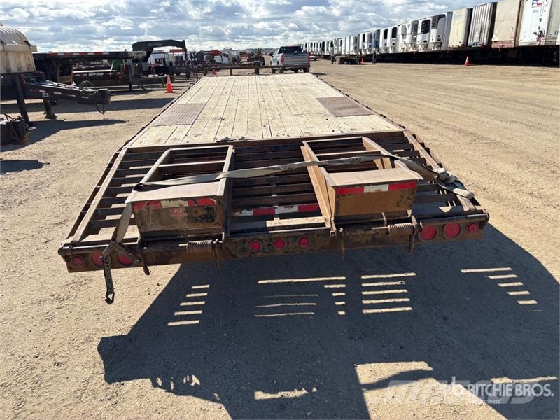 PJ Trailers Trailers F8262 26 ft T/A Equipment Traile Autotreilerid