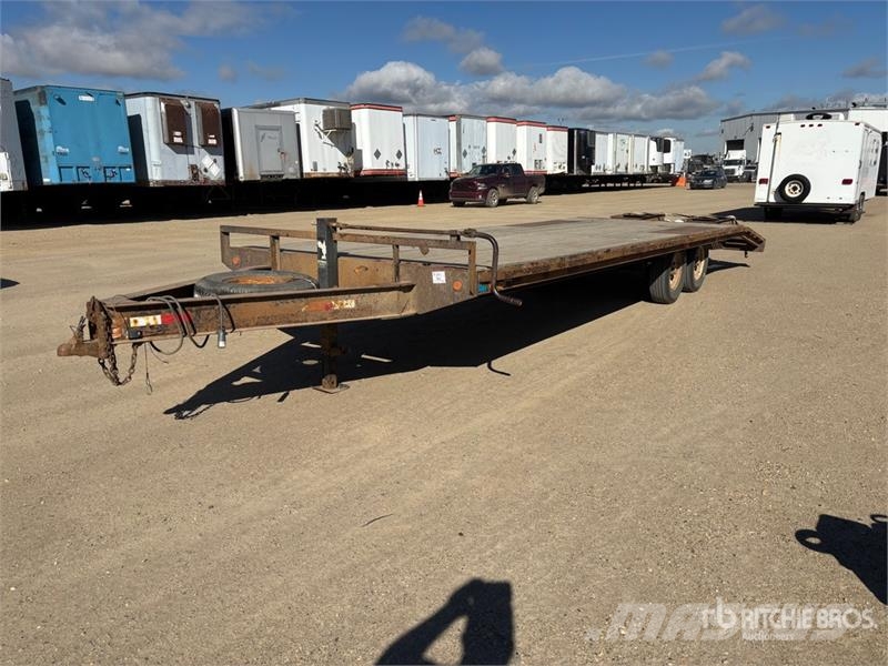 PJ Trailers Trailers F8262 26 ft T/A Equipment Traile Autotreilerid