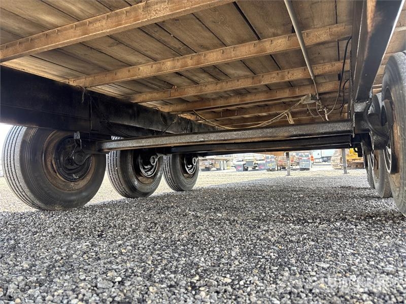PJ Trailers Trailers Tri/A Gooseneck Flatbed Trailer Platformas/izkraušana no sāniem