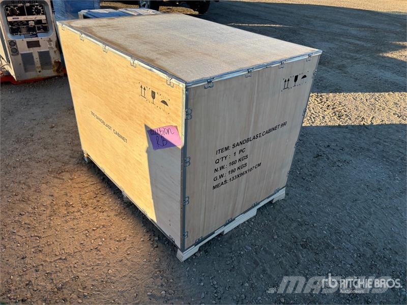 Pneumatic 990 L Capacity Sand Blaster Sonstige Baumaschinen